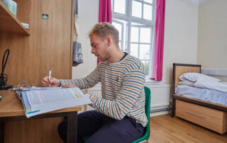 regents-university-london-0Kb4d2ZcnUOm0GaSa6GPig